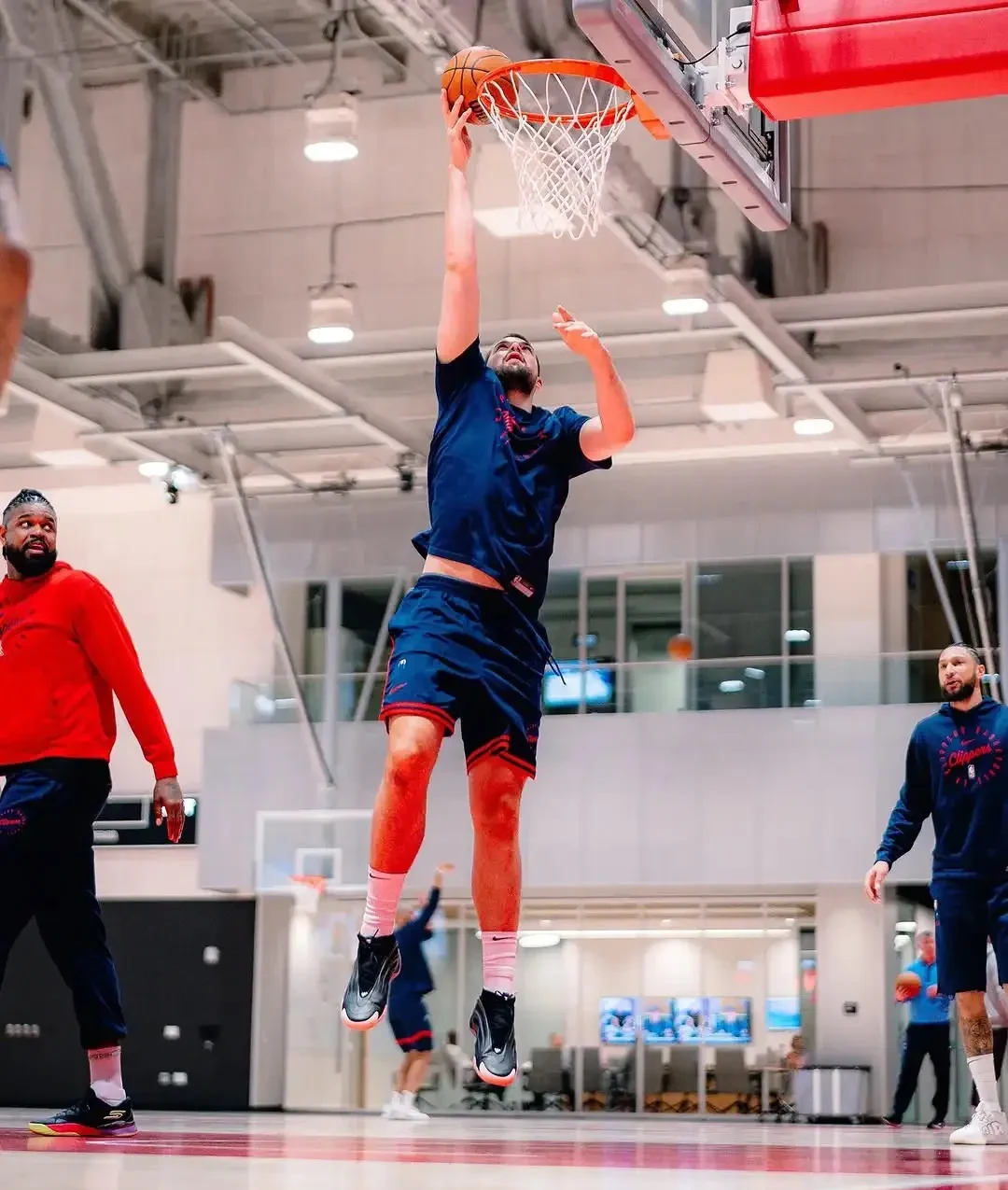 NG28包含洛杉矶快船训练开放日,今晚防线松动引欢呼,德国杯在即,球探报告显示潜力的词条